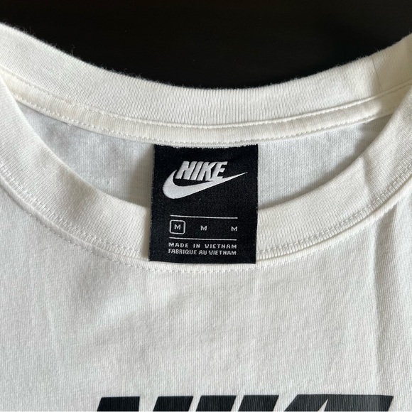 NIKE | Black and White Long Sleeve - Picture 4 of 5